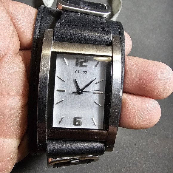 Guess Mens Quartz Tank Style Watch Black Leather Bundt Strap Silver Tone Working - Picture 1 of 10